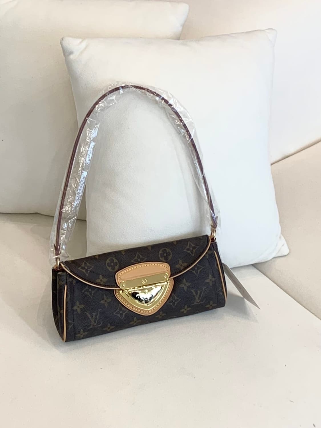 루이비통 모노그램 포쉐트 비벌리 숄더백 (정품) 상품이미지1