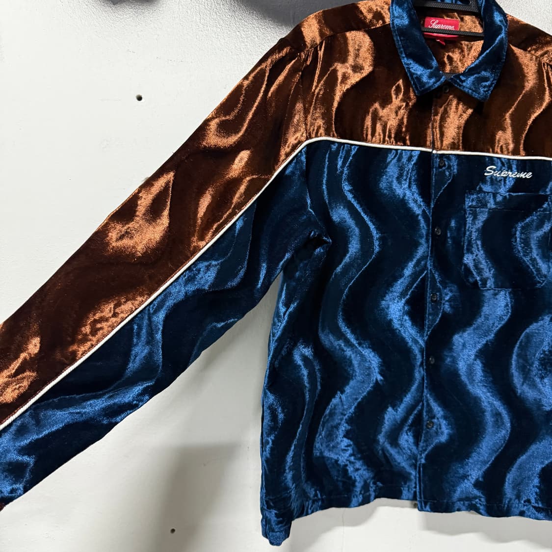 슈프림 18fw 벨벳 스윌 워크 셔츠 브라운 네이비 상품이미지5