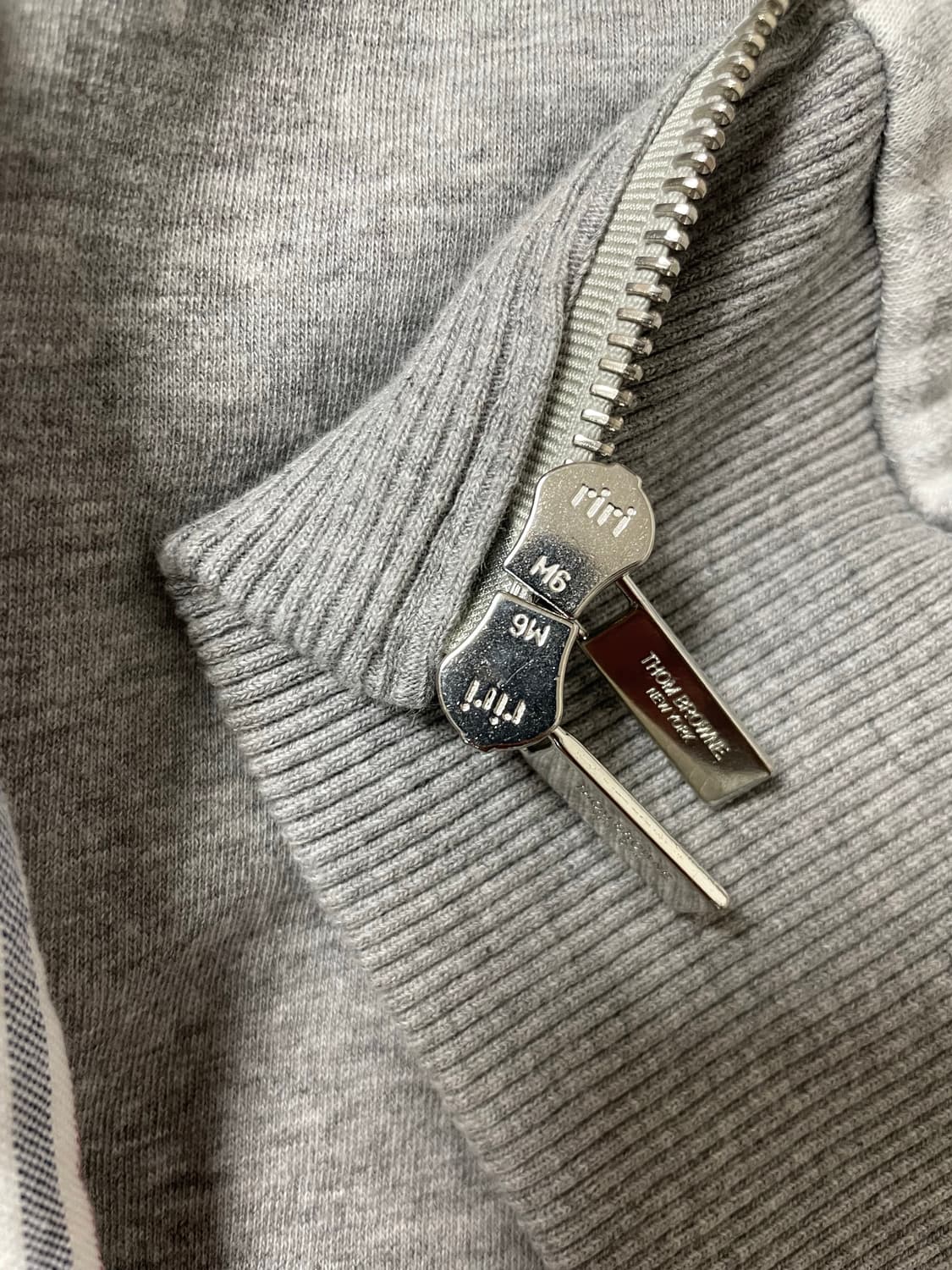 톰브라운 깅엄 체크 봄버 자켓 사이즈 2 정품 상품이미지5