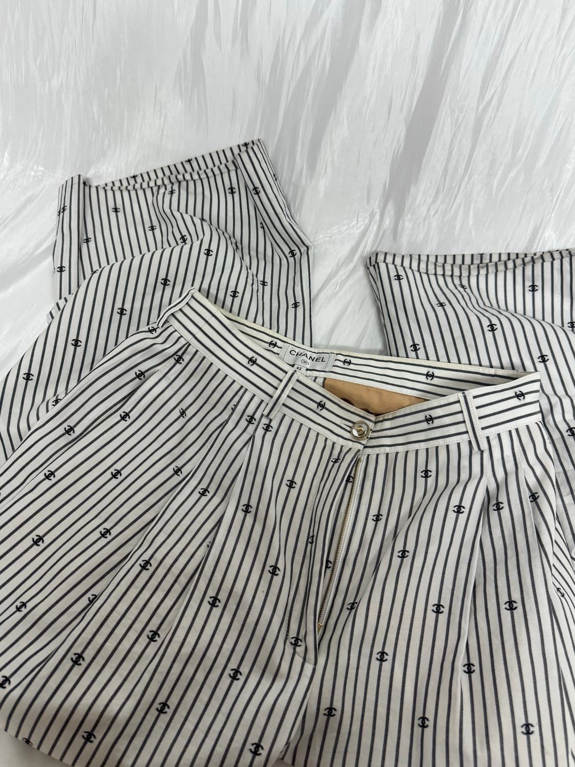 Chanel 21SS CC Logo Stripe Flare Pants 상품이미지4