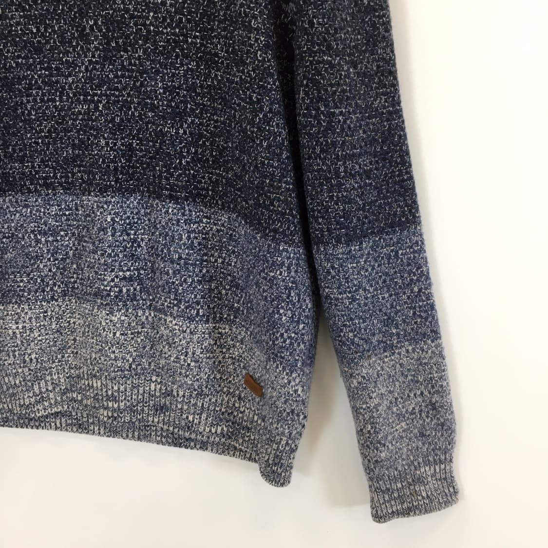 헤지스 레더패치 울 100% 그라데이션니트 105  상품이미지3