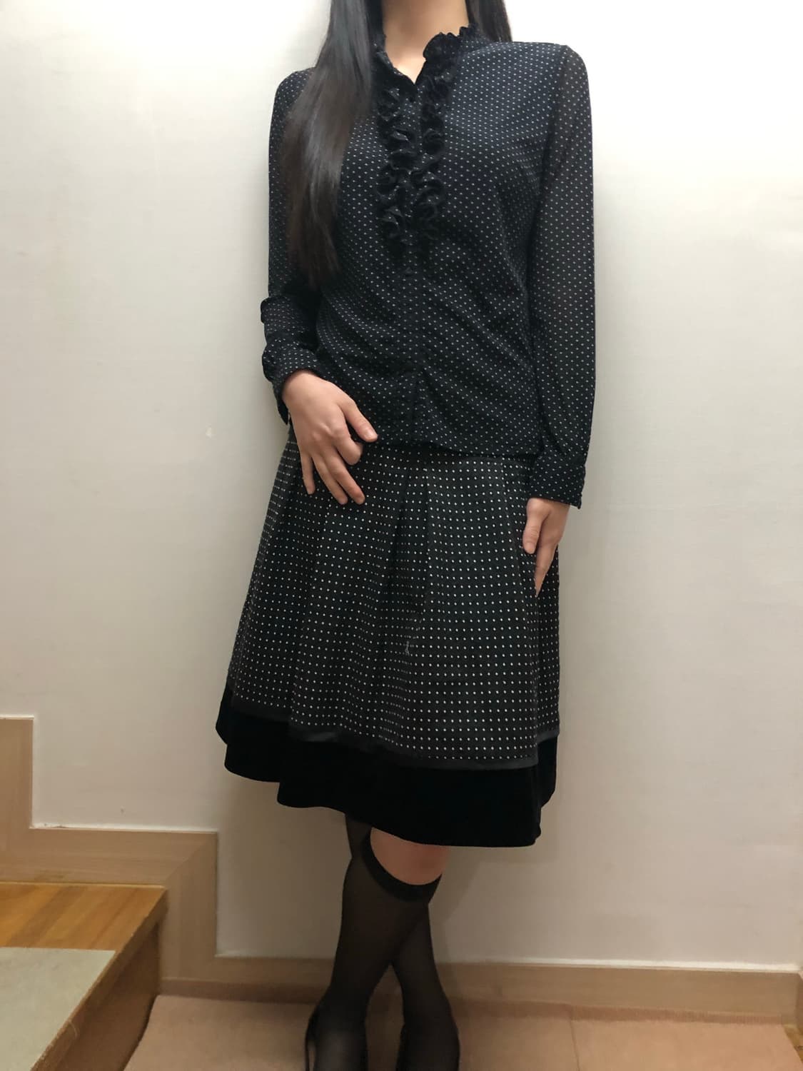 빈티지 블랙 도트 프릴 블라우스 상품이미지5