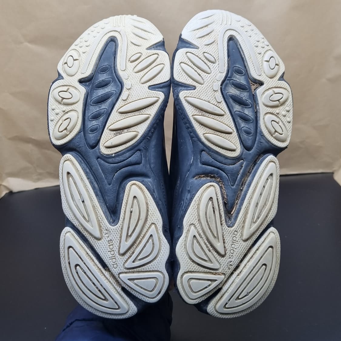 아디다스 오즈위고 클로즈드 여성운동화230  상품이미지3