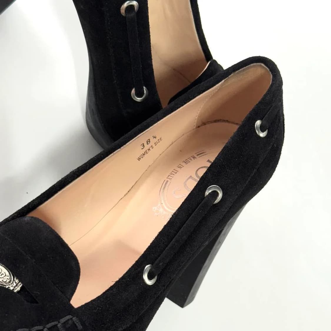 토즈 TODS 블랙 스웨이드 펌프스 힐 상품이미지5