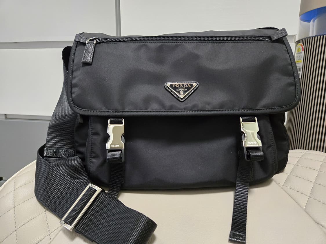 프라다 리나일론 숄더백 상품이미지1