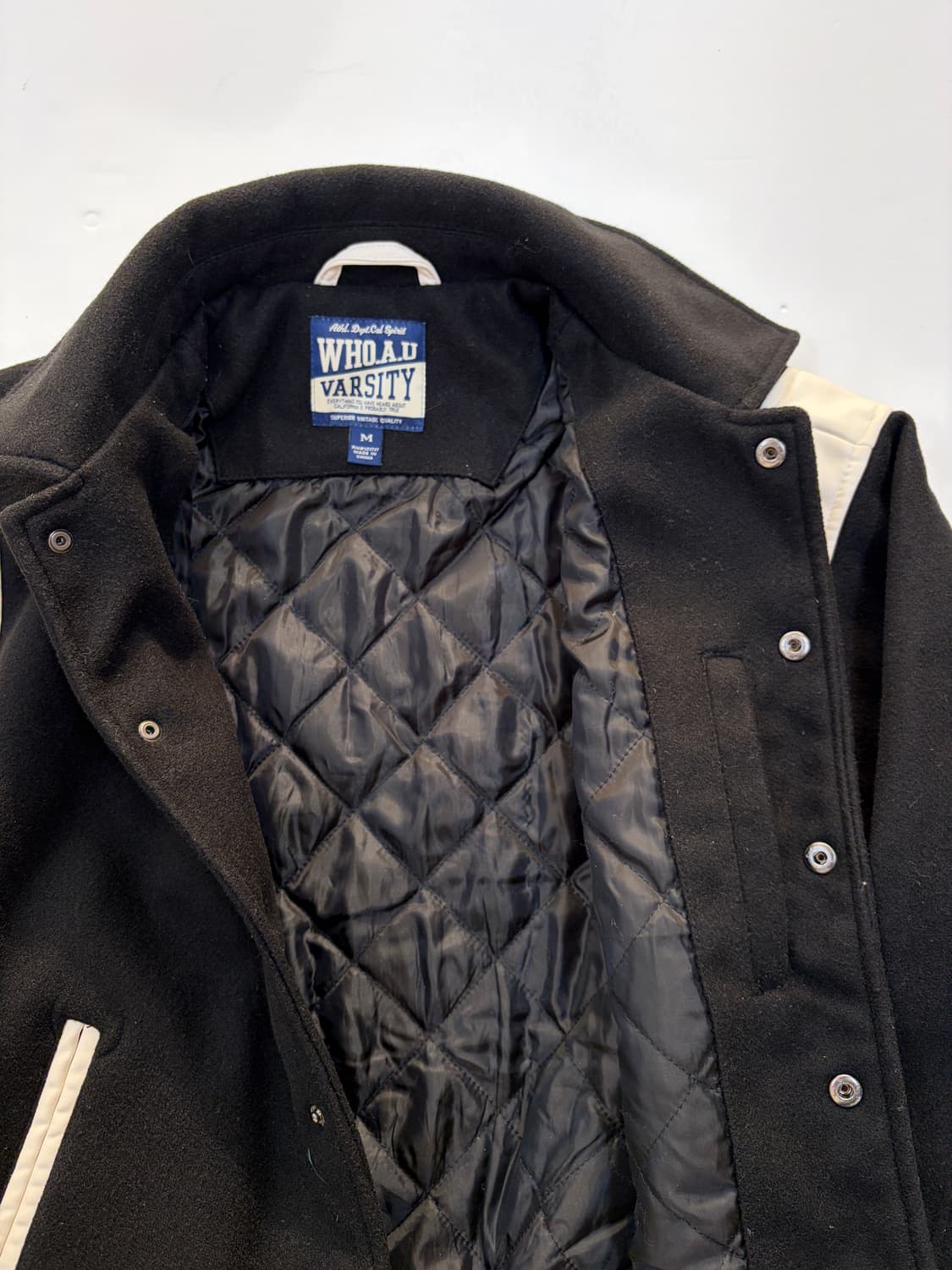 후아유 바시티 블랙 자켓 상품이미지5