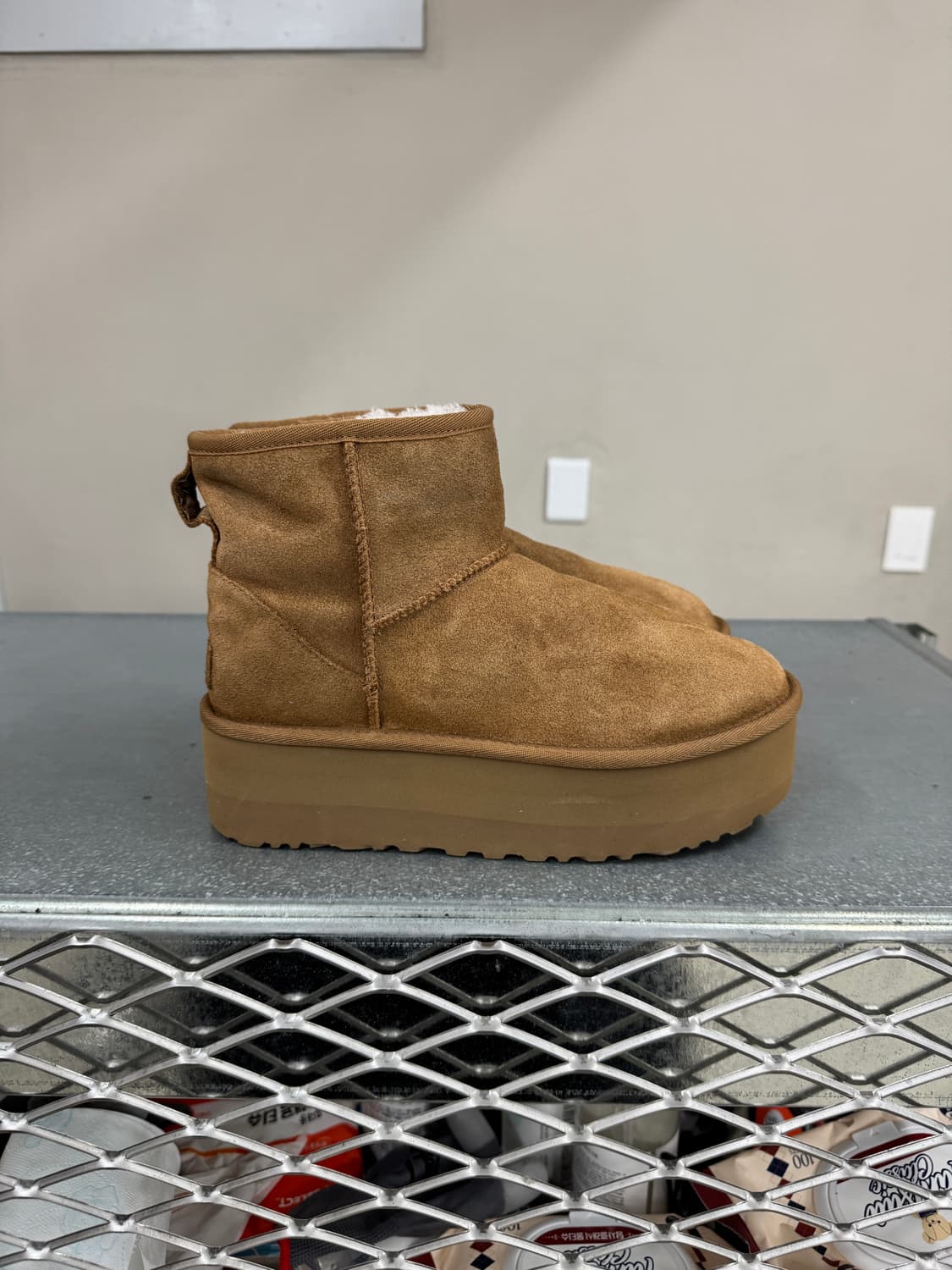 어그 클래식 플랫폼 미니 240 상품이미지5