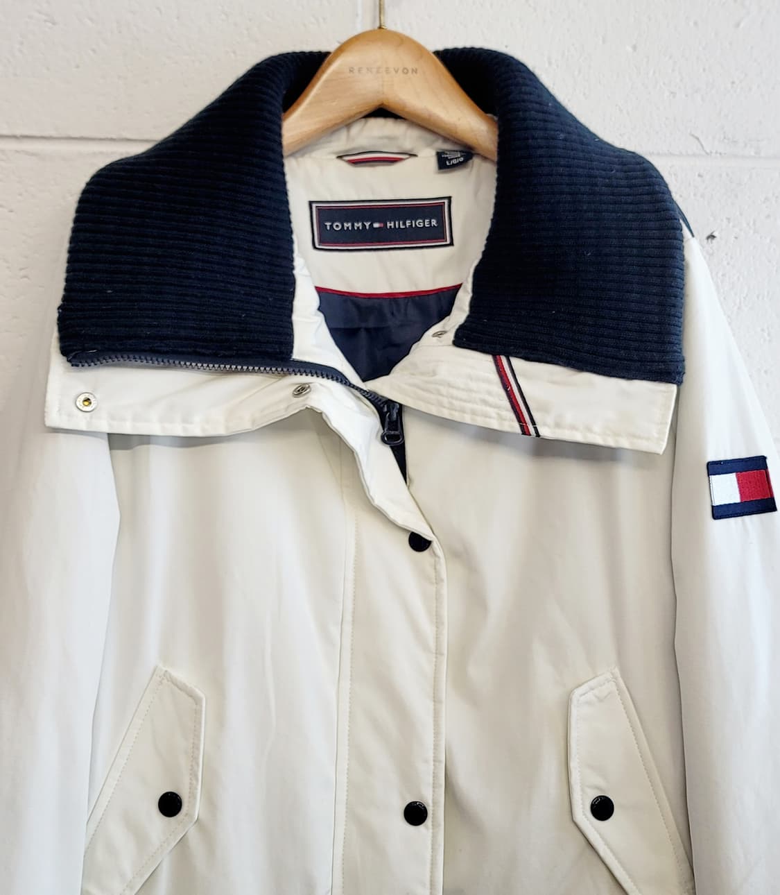 타미힐피거(여성용) 하이넥 숏패딩점퍼(자켓) 판매 상품이미지4