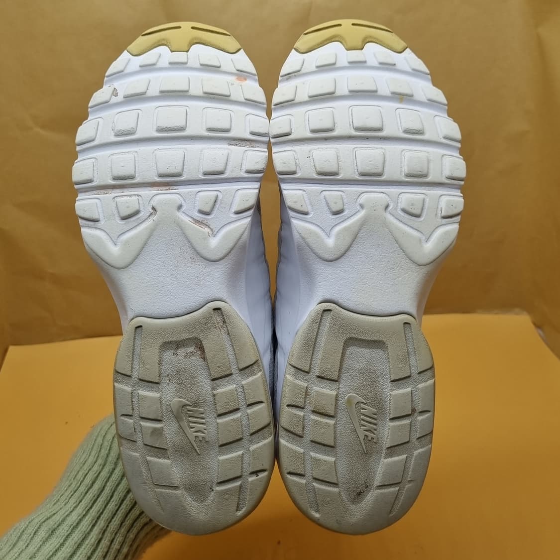 나이키 에어맥스 인비고 남성운동화270  상품이미지3