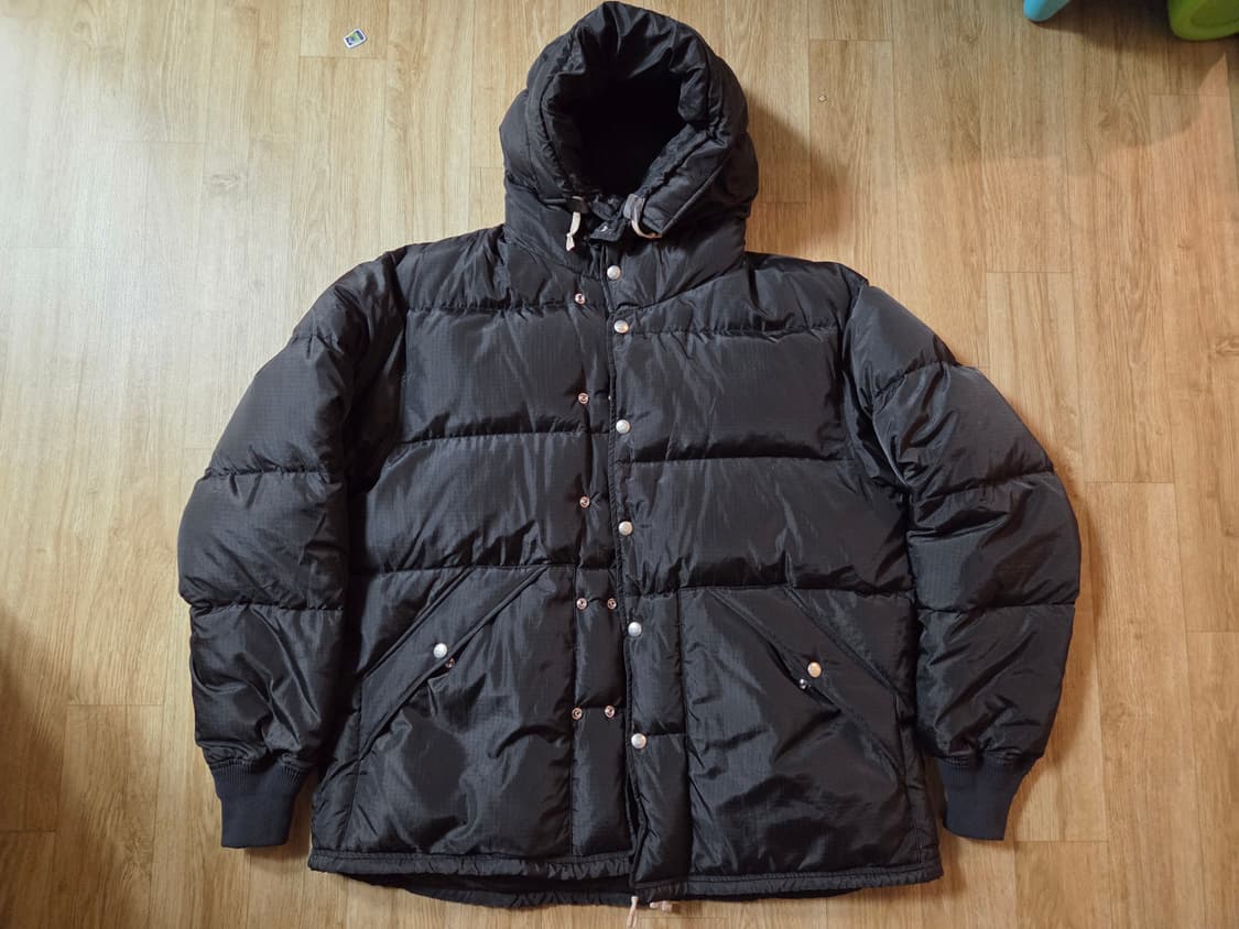 피그벨 마운티어 다운 자켓 그라파이트 색상 상품이미지1