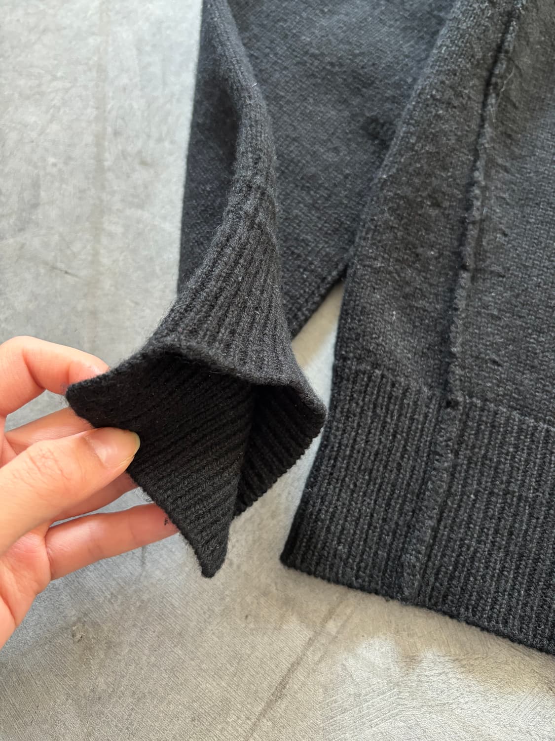 Helmut Lang 헬무트랭 캐시미어 브이넥 니트 상품이미지8