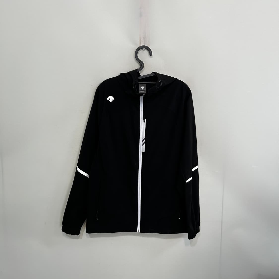 데상트 남성 바람막이 95 상품이미지1