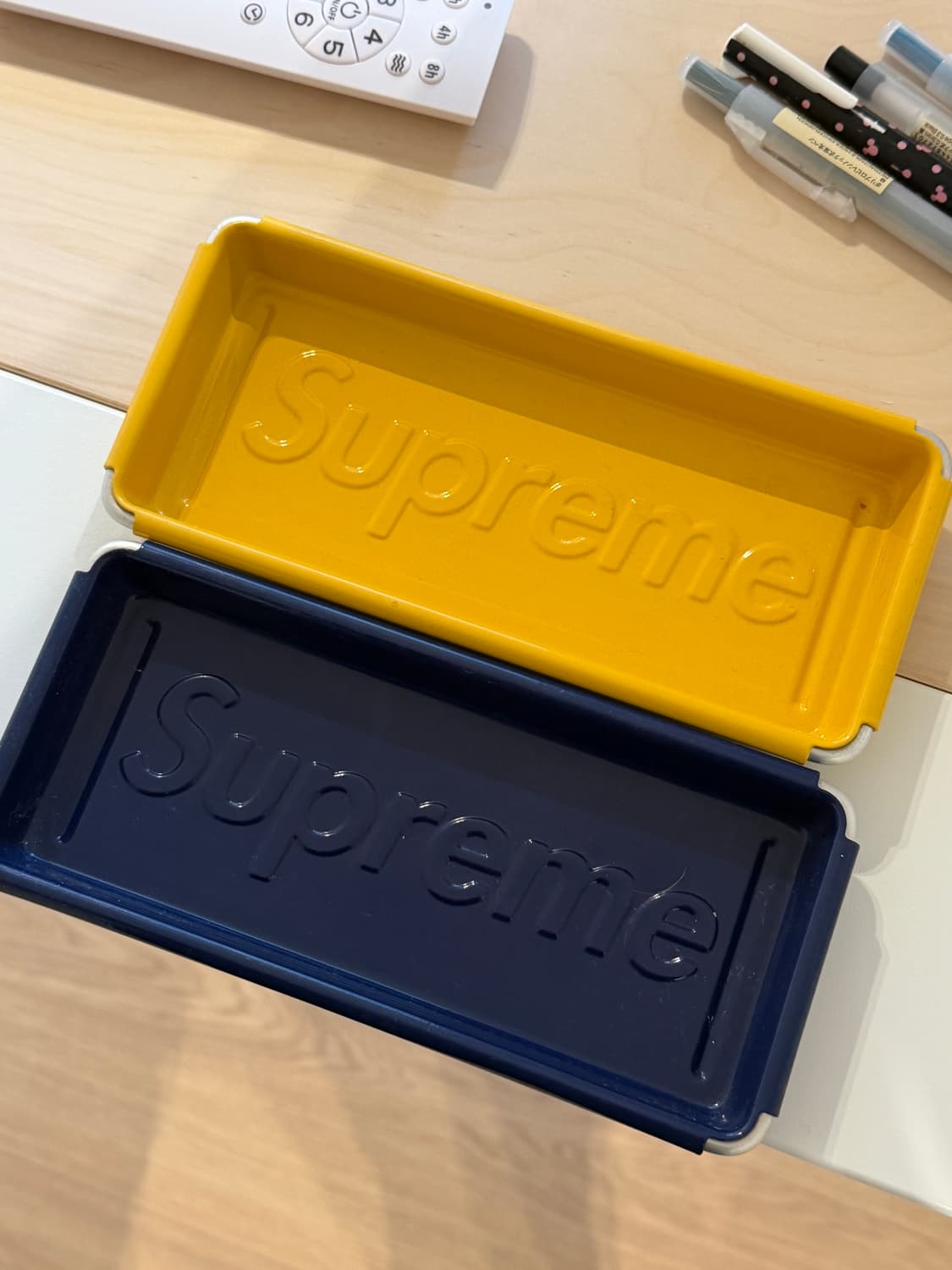 슈프림 덜튼 트레이 블루 OR 옐로우 상품이미지1