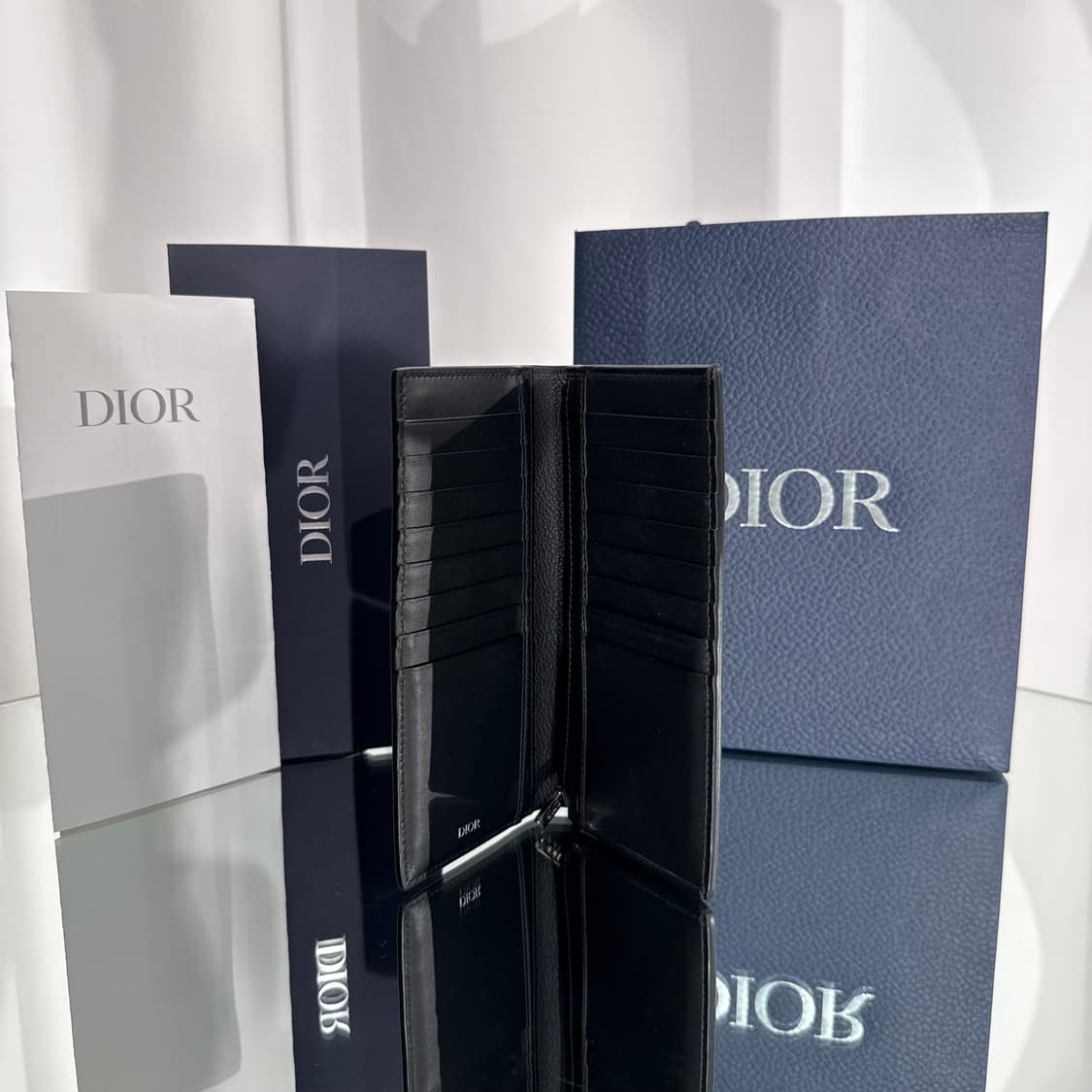 루이비통 오블리크 그래피티 버티컬 장지갑 상품이미지3