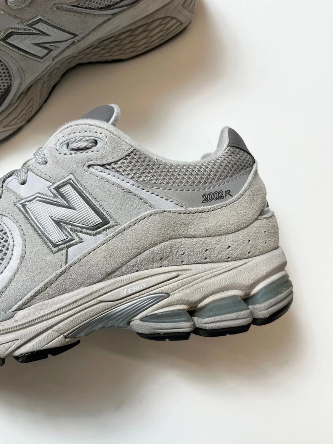 뉴발란스 2002R 그레이 운동화 Q1394 상품이미지2