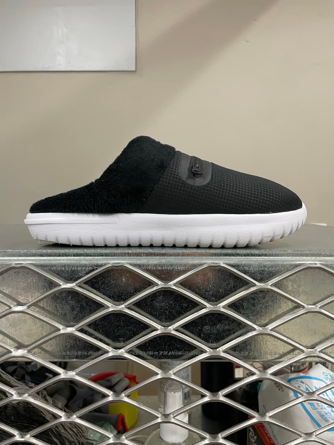 나이키 버로우 패딩 슬리퍼 240 상품이미지4