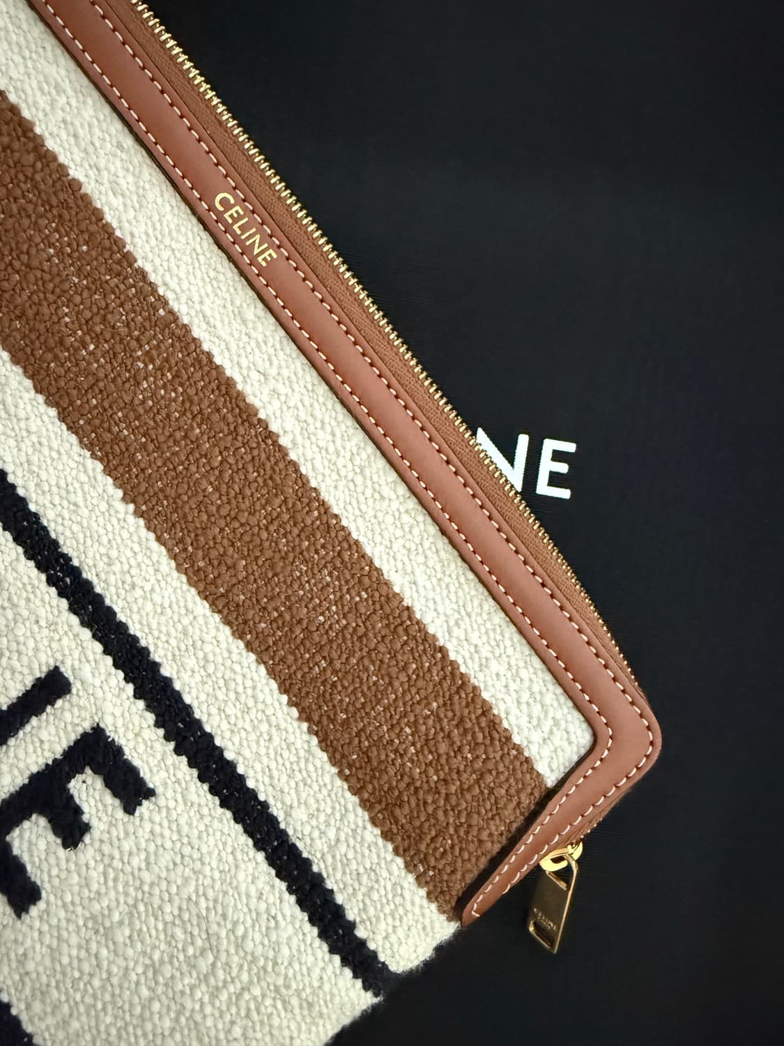 스트랩 파우치 - CELINE 자카드 스트라이프 텍스타일 상품이미지5