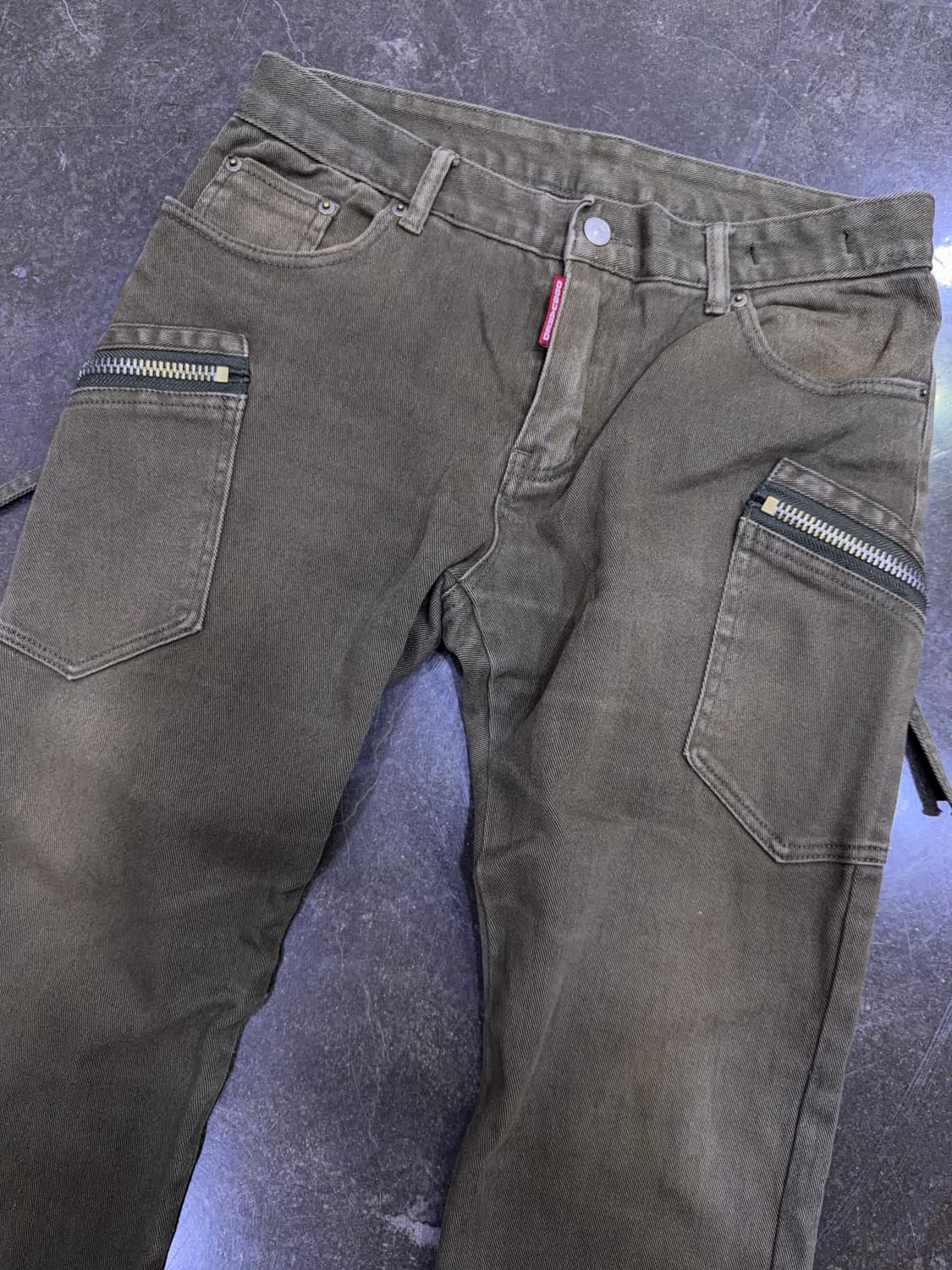 디스퀘어드2 지퍼 포켓 빈티지 워싱 스트레이트핏 카고팬츠 48 상품이미지3