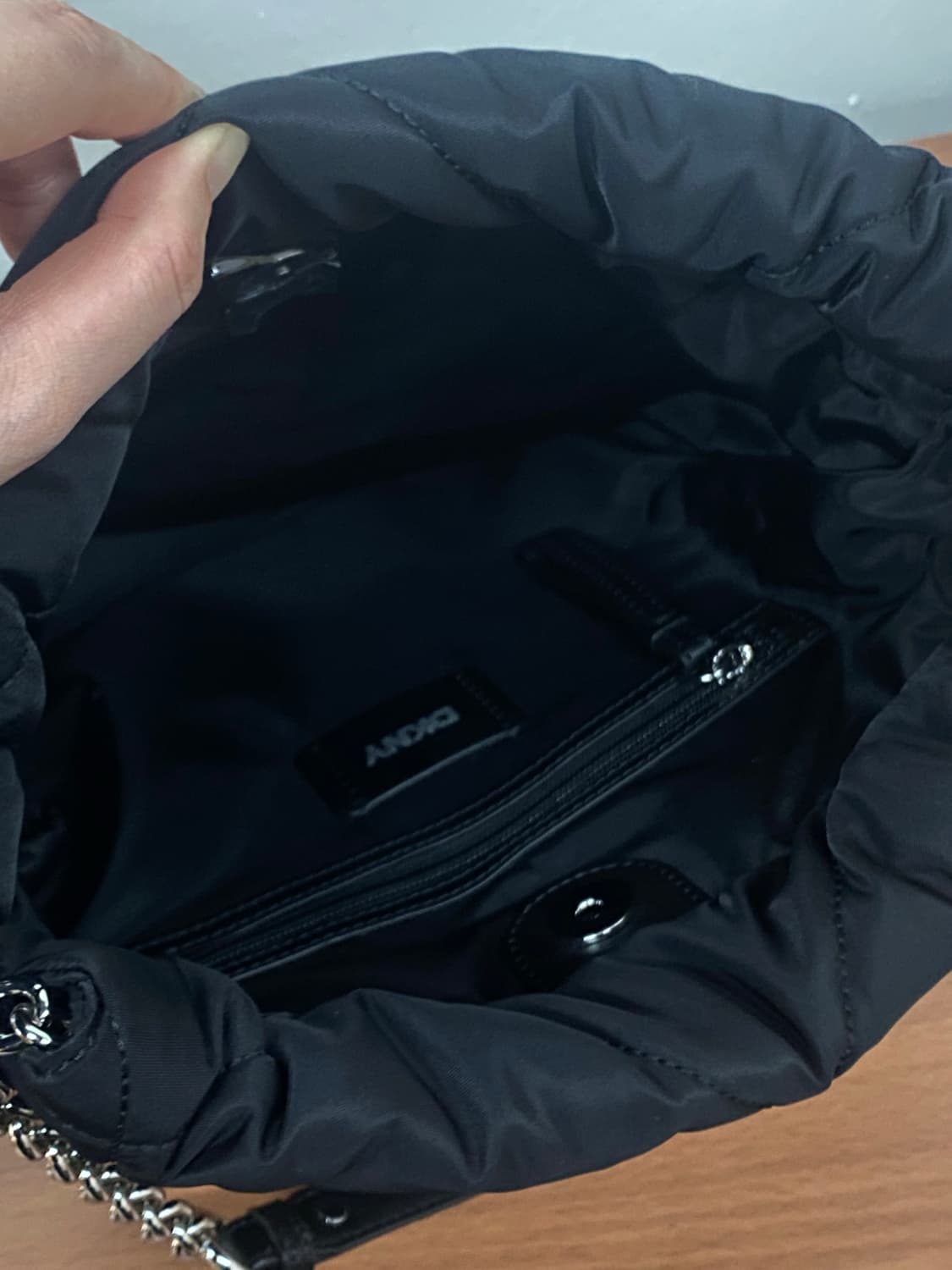 [새상품급미착용] DKNY 퀼팅 체인 숄더 토트백 가방 상품이미지3