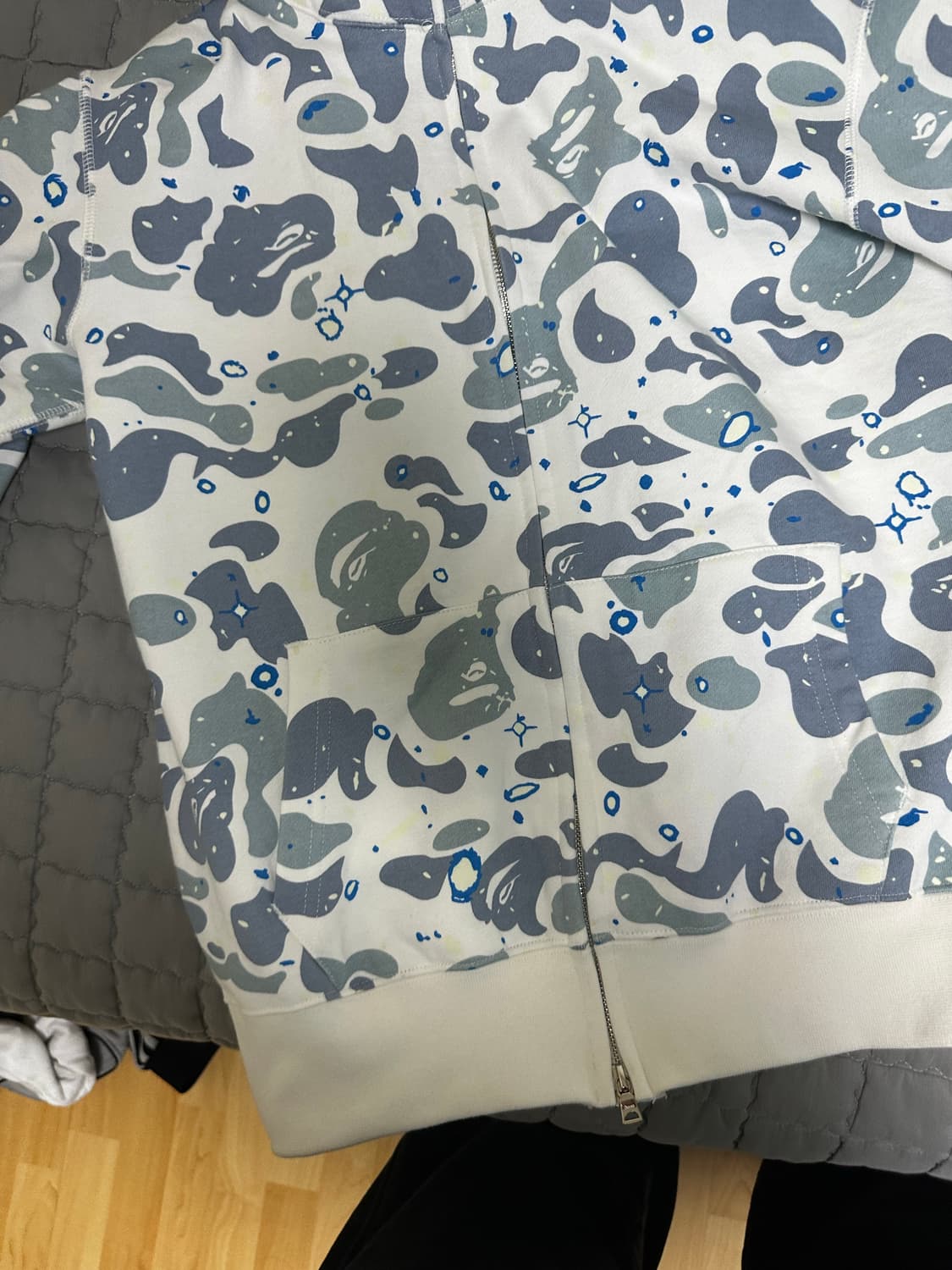 베이프 스페이스 카모 샤크 풀 집 후디 화이트 멀티 상품이미지1