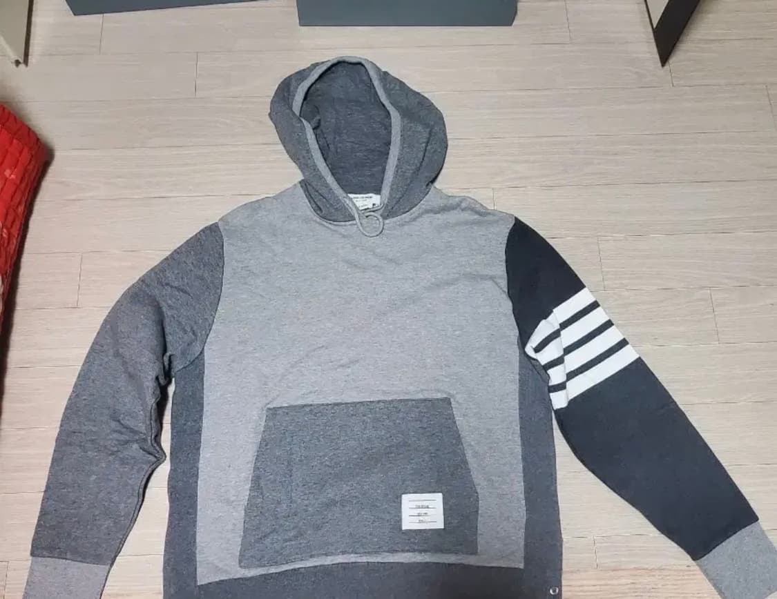 (급처) 톰브라운 후드티 판매 상품이미지1