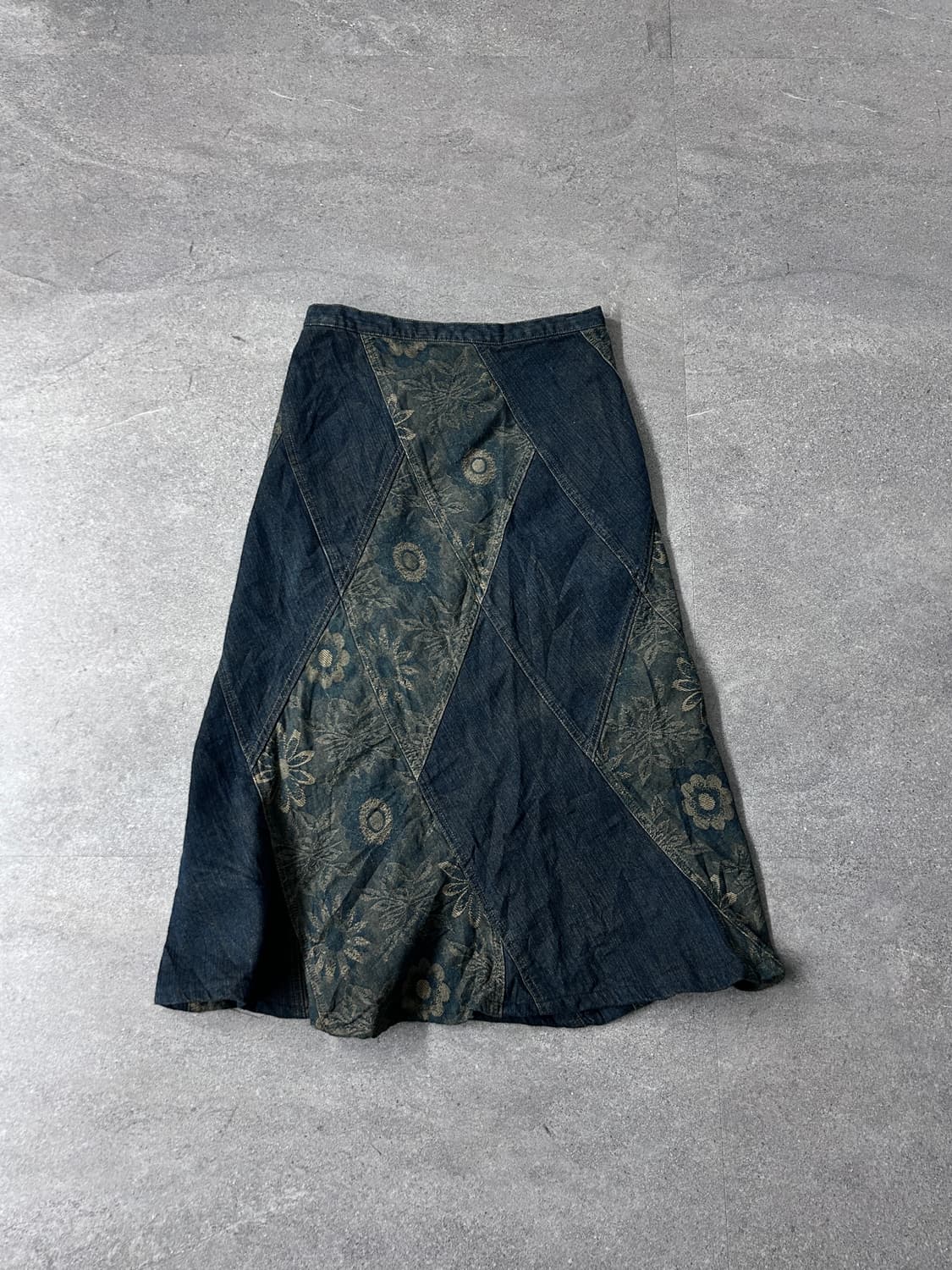 패치워크 플로랄 사선 데님 스커트 상품이미지6