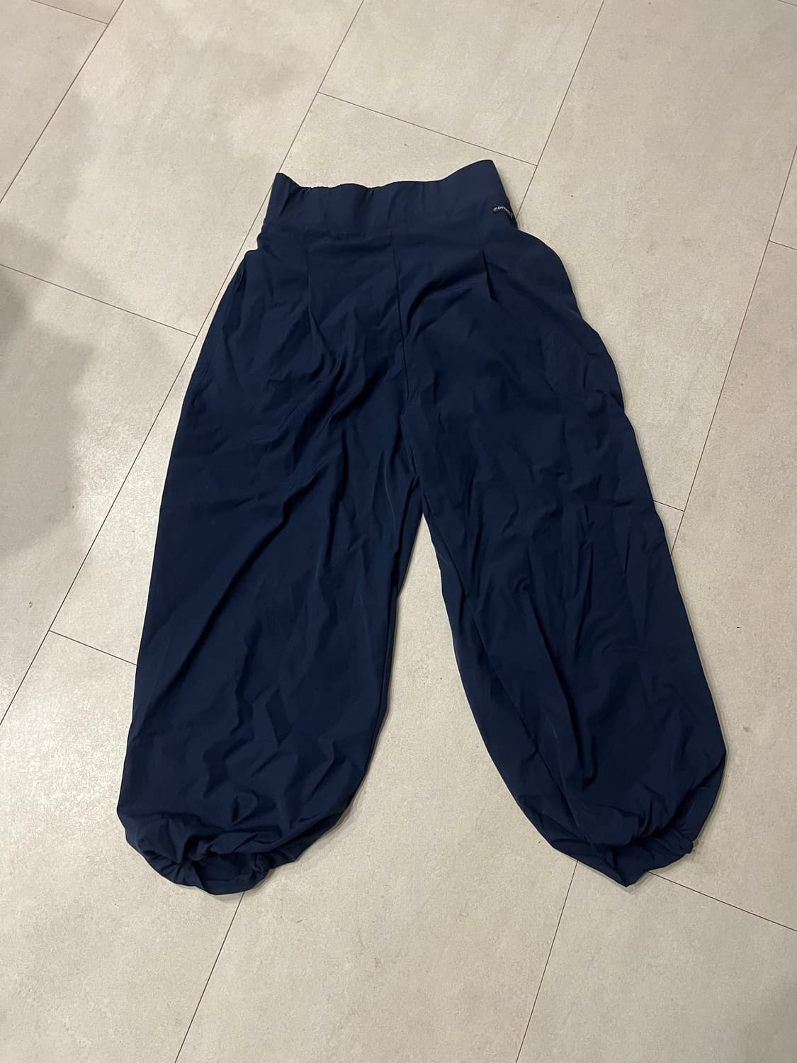 무브웜 하프 밴딩 팬츠 s 네이비 상품이미지2