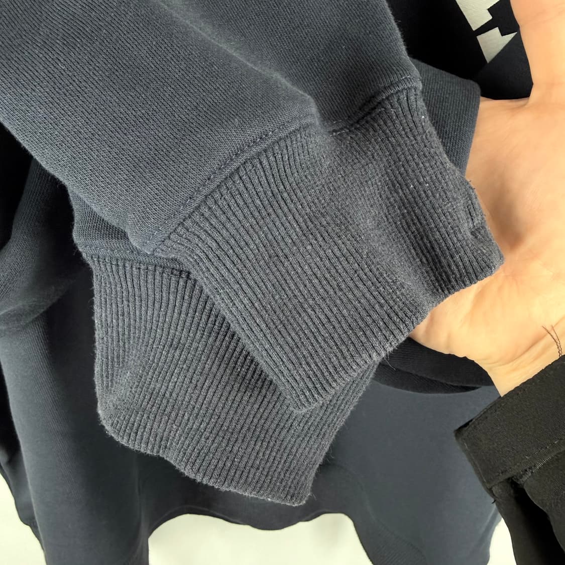 (M) 후아유 스펠아웃 맨투맨 다크네이비 상품이미지5