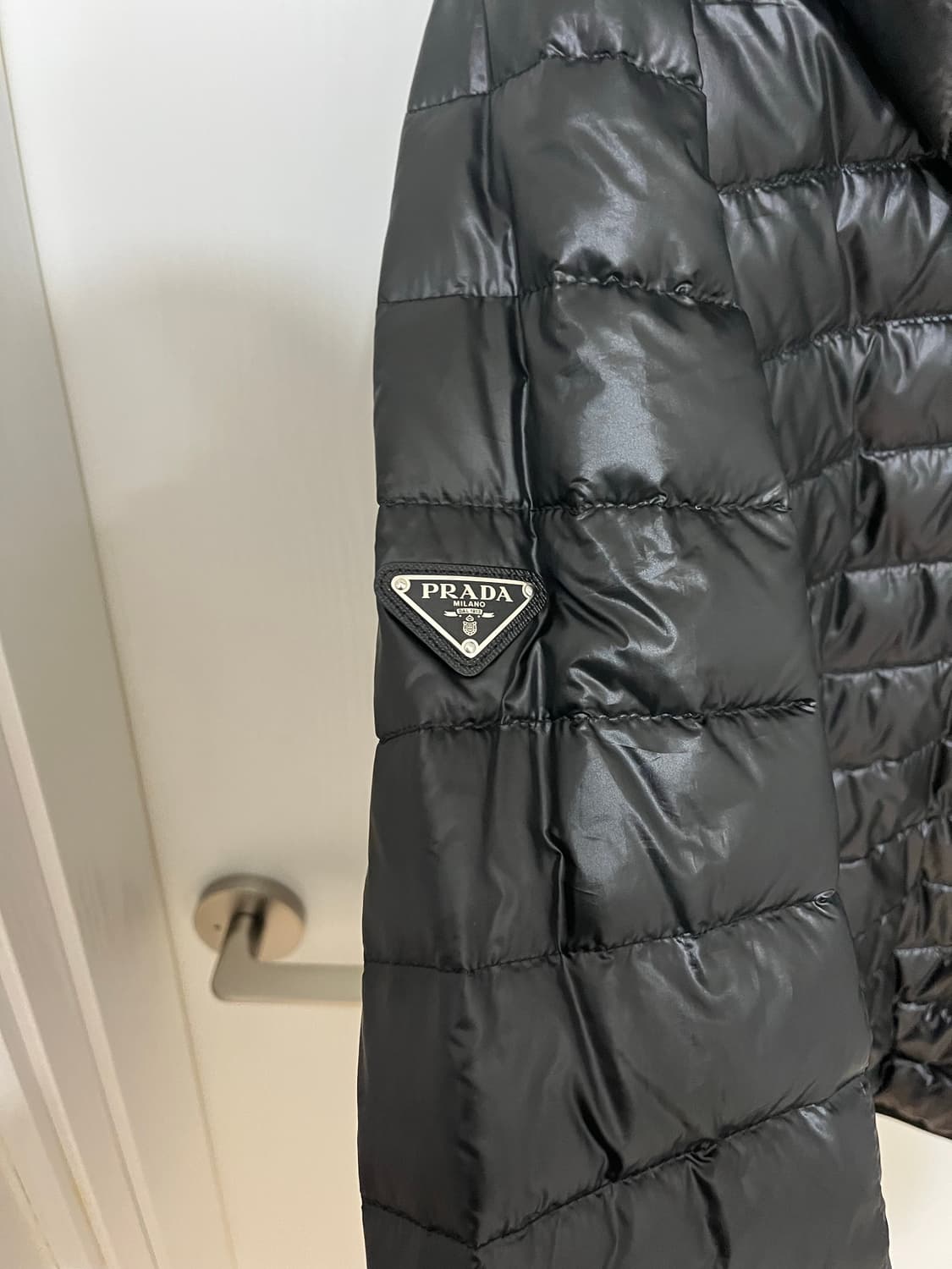 프라다 경량패딩 상품이미지3