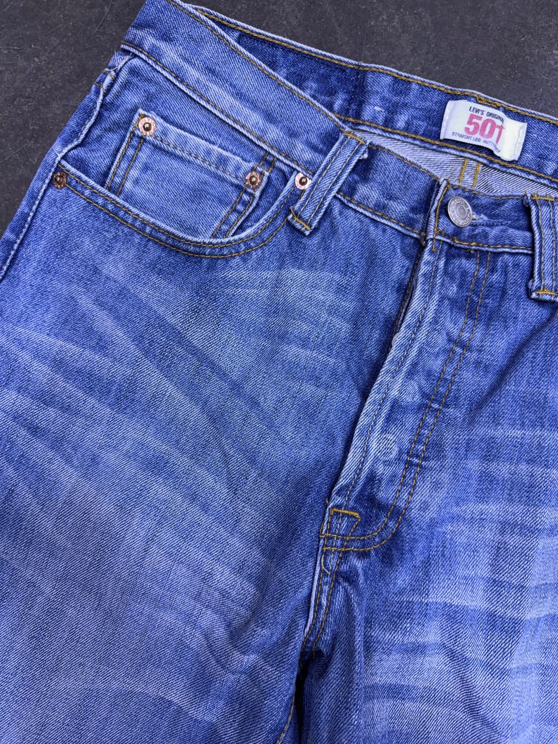 리바이스 501 레귤러핏 빈티지 라인 워싱 데님팬츠 31 상품이미지4