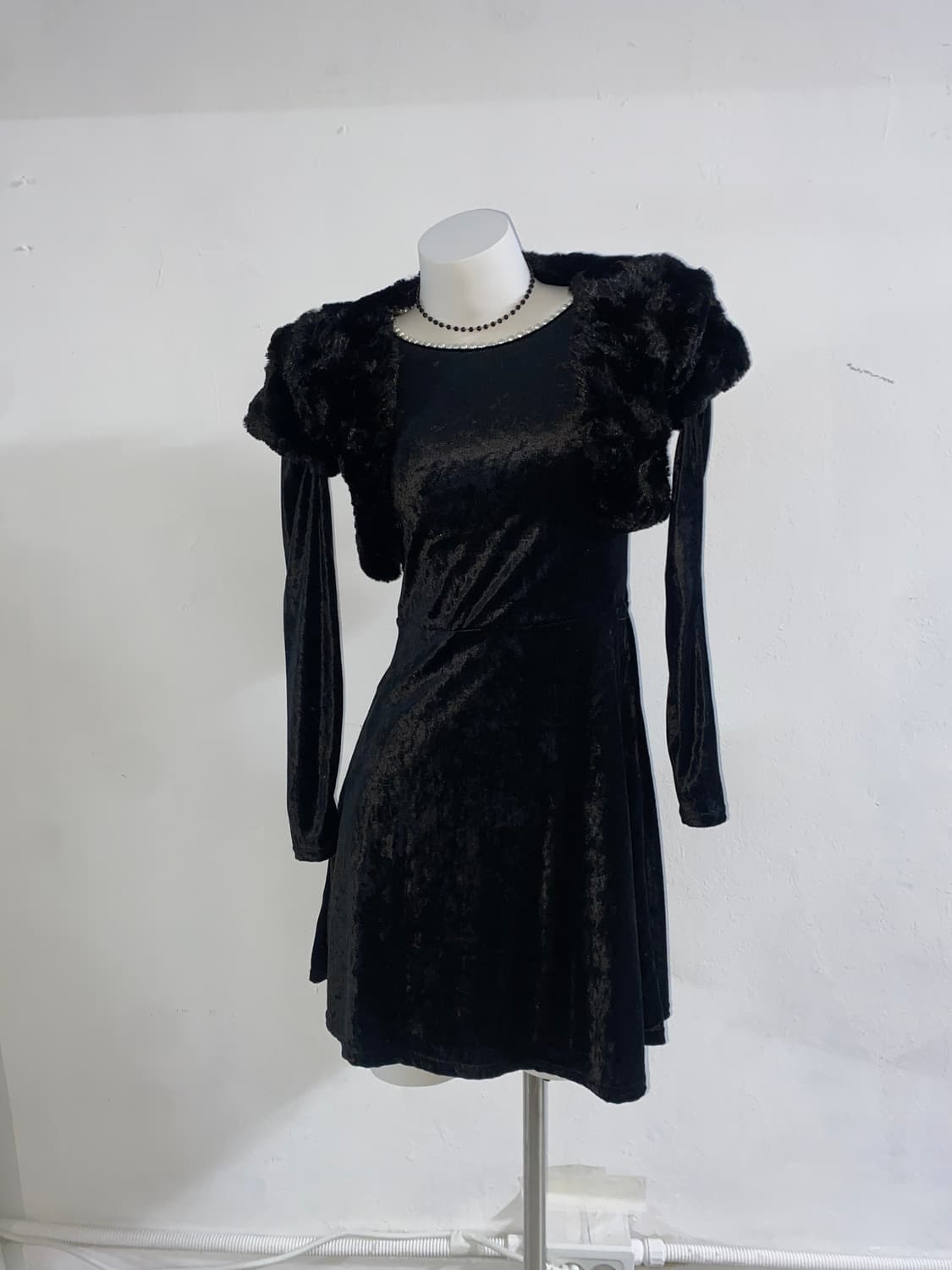 [LEGGY PRESS] 택 O 오네갸루 벨벳 진주 원피스 상품이미지4