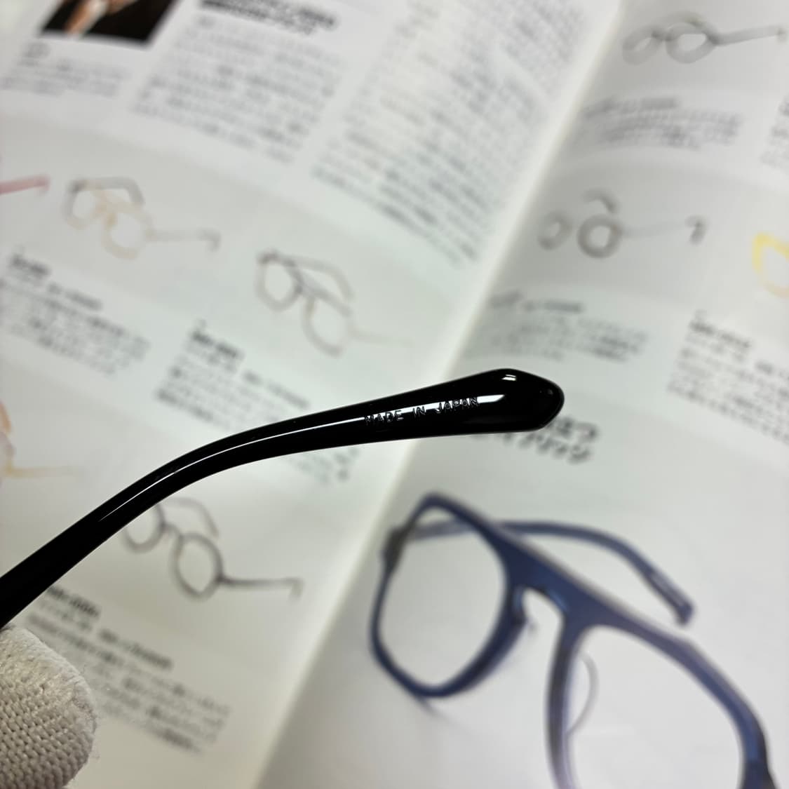 KATHARIN HAMNETT LONDON 캐서린 햄넷 런던 블랙 안경 상품이미지7