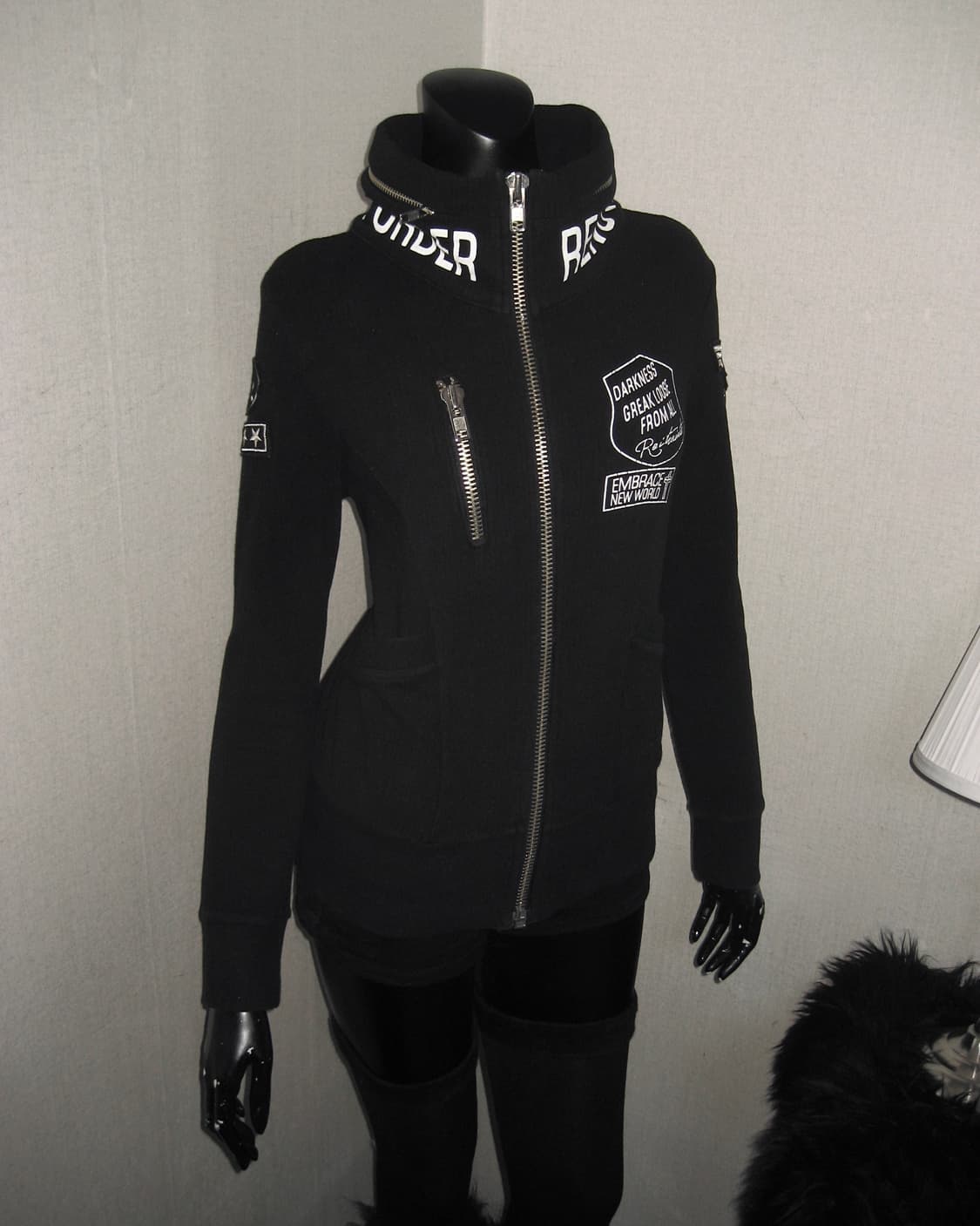 하이넥 펑크 레터링 집업 상품이미지2