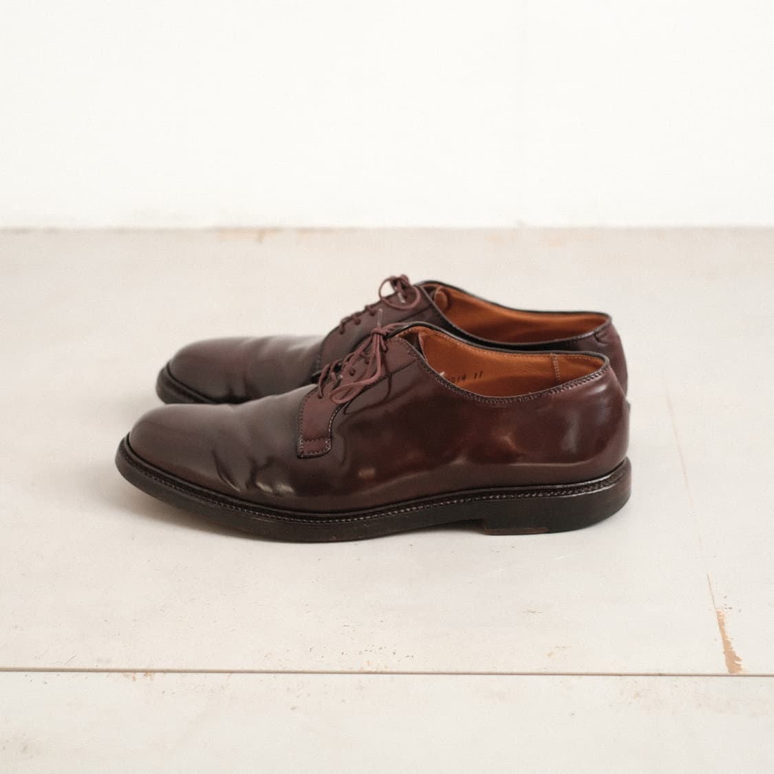 알든 990 11.5D 버건디 코도반 플레인토 더비슈즈 상품이미지3