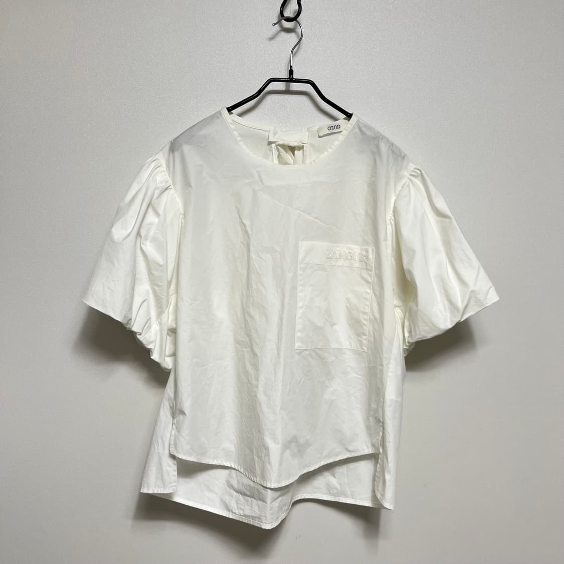 한섬 오즈세컨 화이트 퍼프 반팔 블라우스 76 상품이미지1