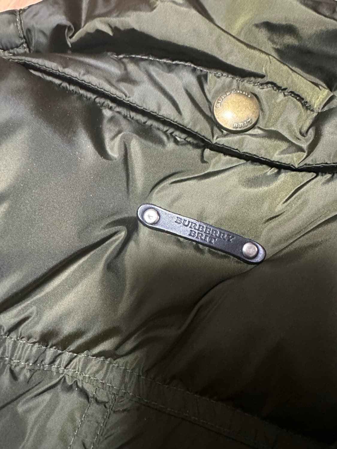 버버리 브릿 여성 롱패딩 카키  상품이미지8