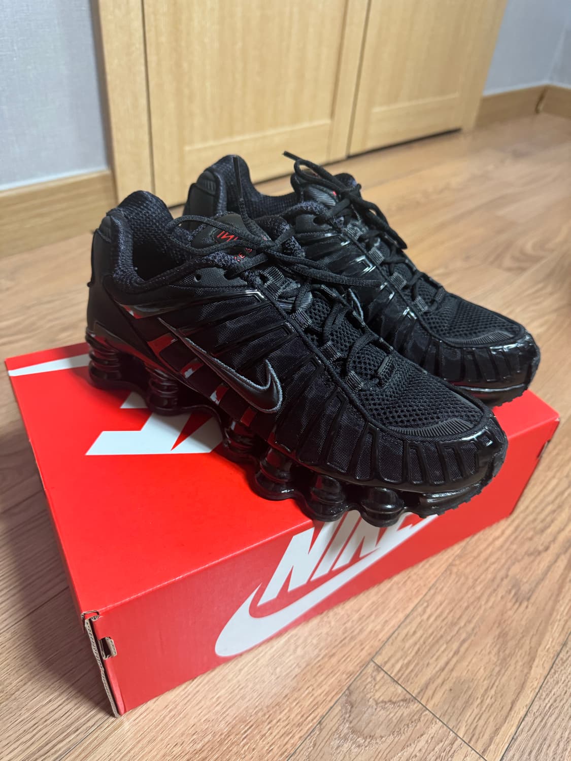 (1번착용)나이키 샥스 TL 250 블랙 상품이미지1