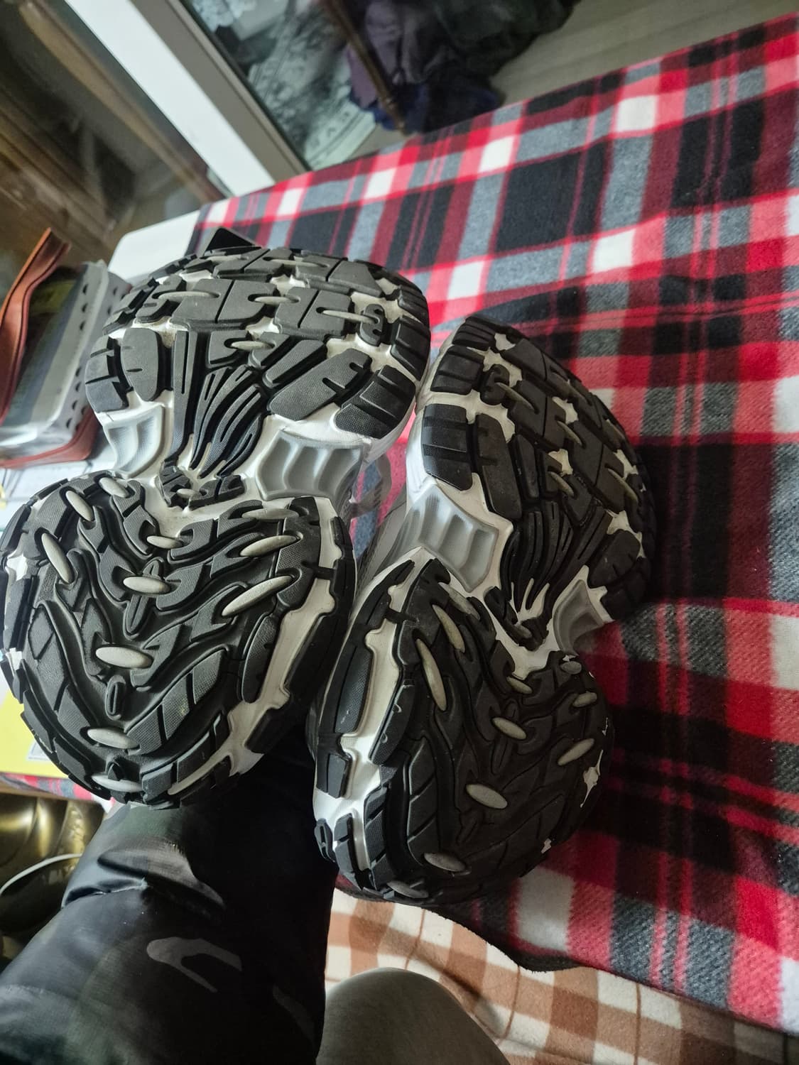 발렌시아가 10XL 화이트 43사이즈 팝니다 상품이미지5