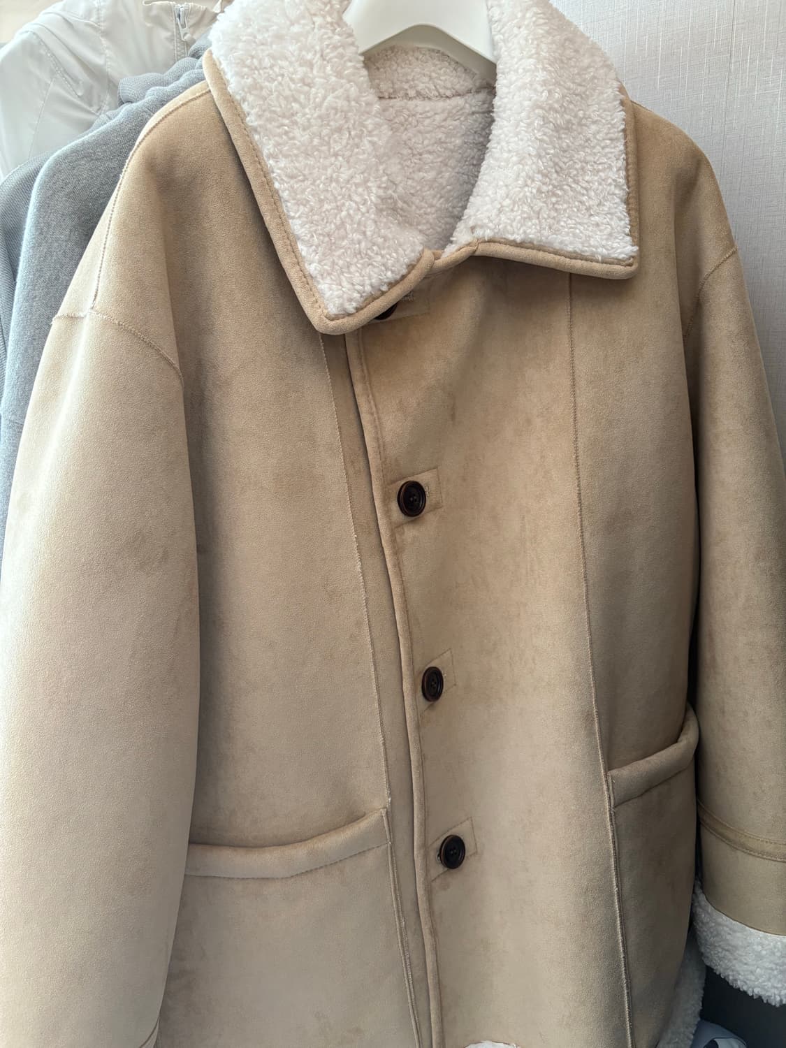 몽돌 리버시블 스웨이드 무스탕 베이지 상품이미지7