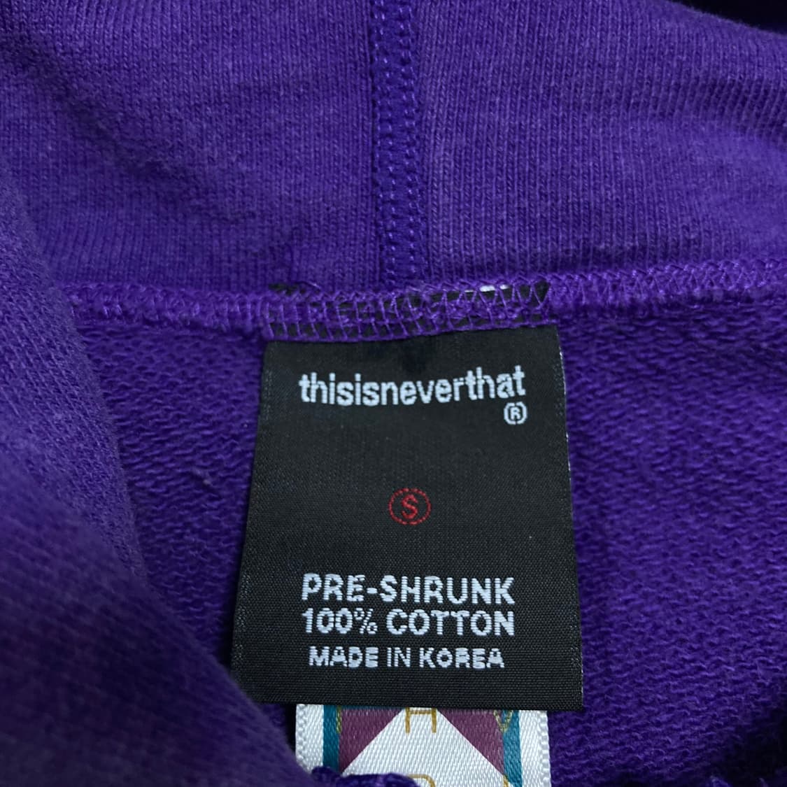 디스이즈네버댓 스몰 로고 사이드 라인 퍼플 후드 집업 상품이미지4