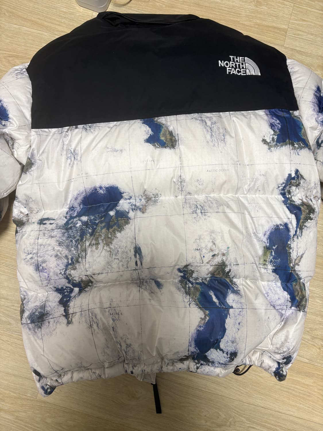 노스페이스 화이트라벨 지구 패딩 상품이미지2