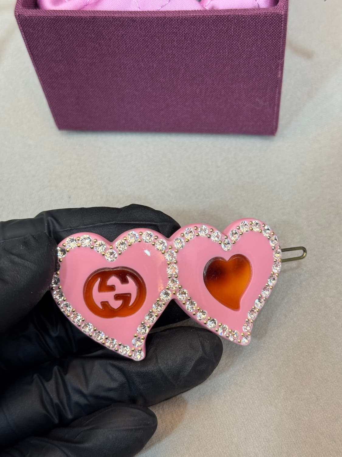 새상품급 구찌 하트 헤어핀  상품이미지3