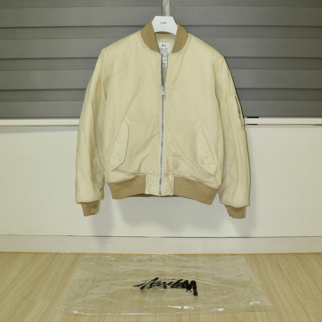 스투시 왁스드 빌트 봄버(리버서블) 자켓 크림 M 상품이미지1