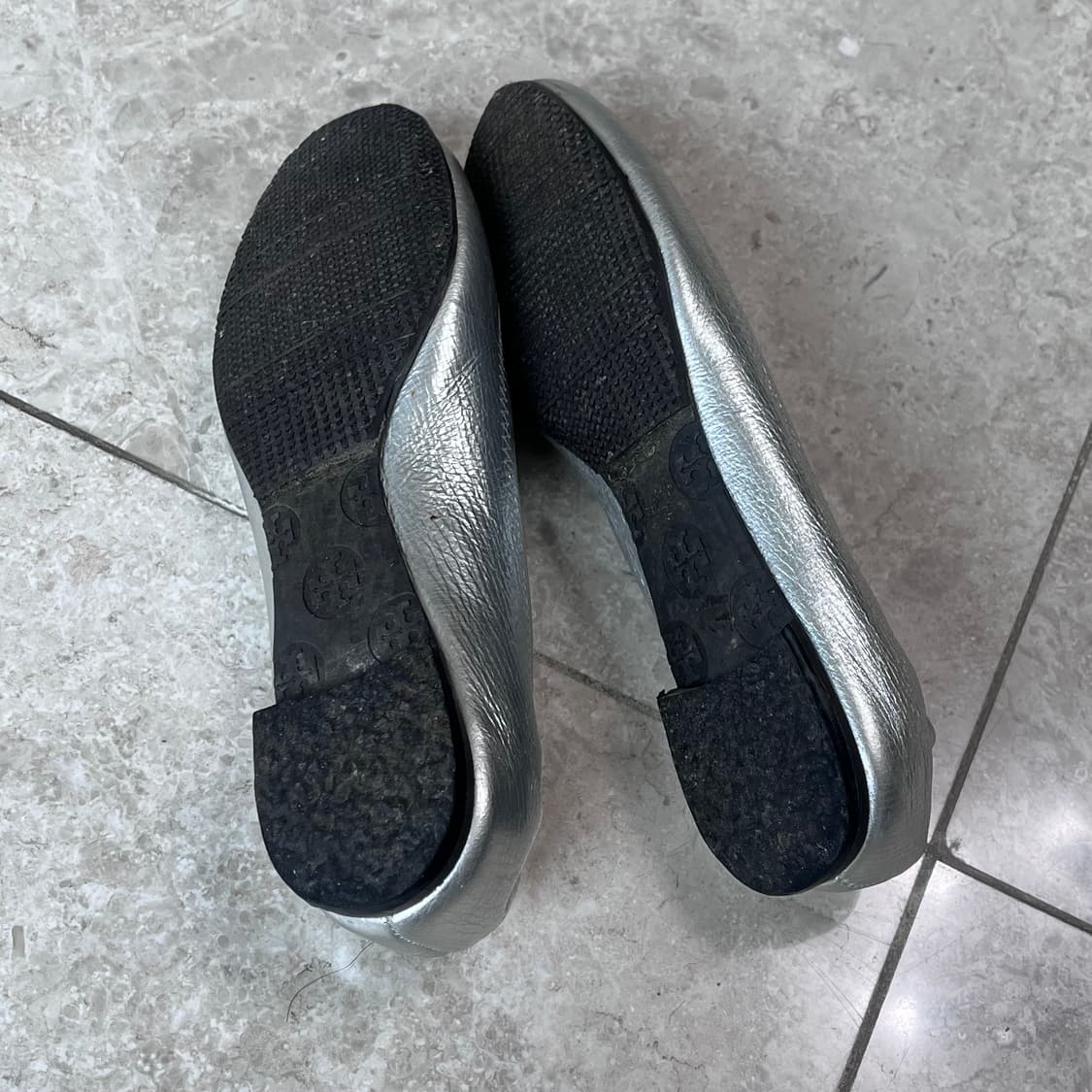 Tory Burch 실버 플랫 7 1/2 (235-240) 상품이미지3