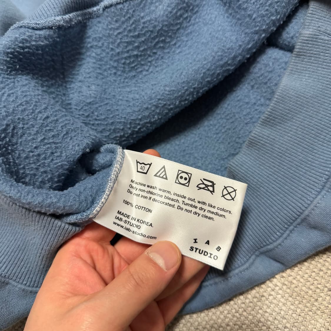 아이앱 스튜디오 x 취미가 애쉬 블루 후드티 상품이미지4