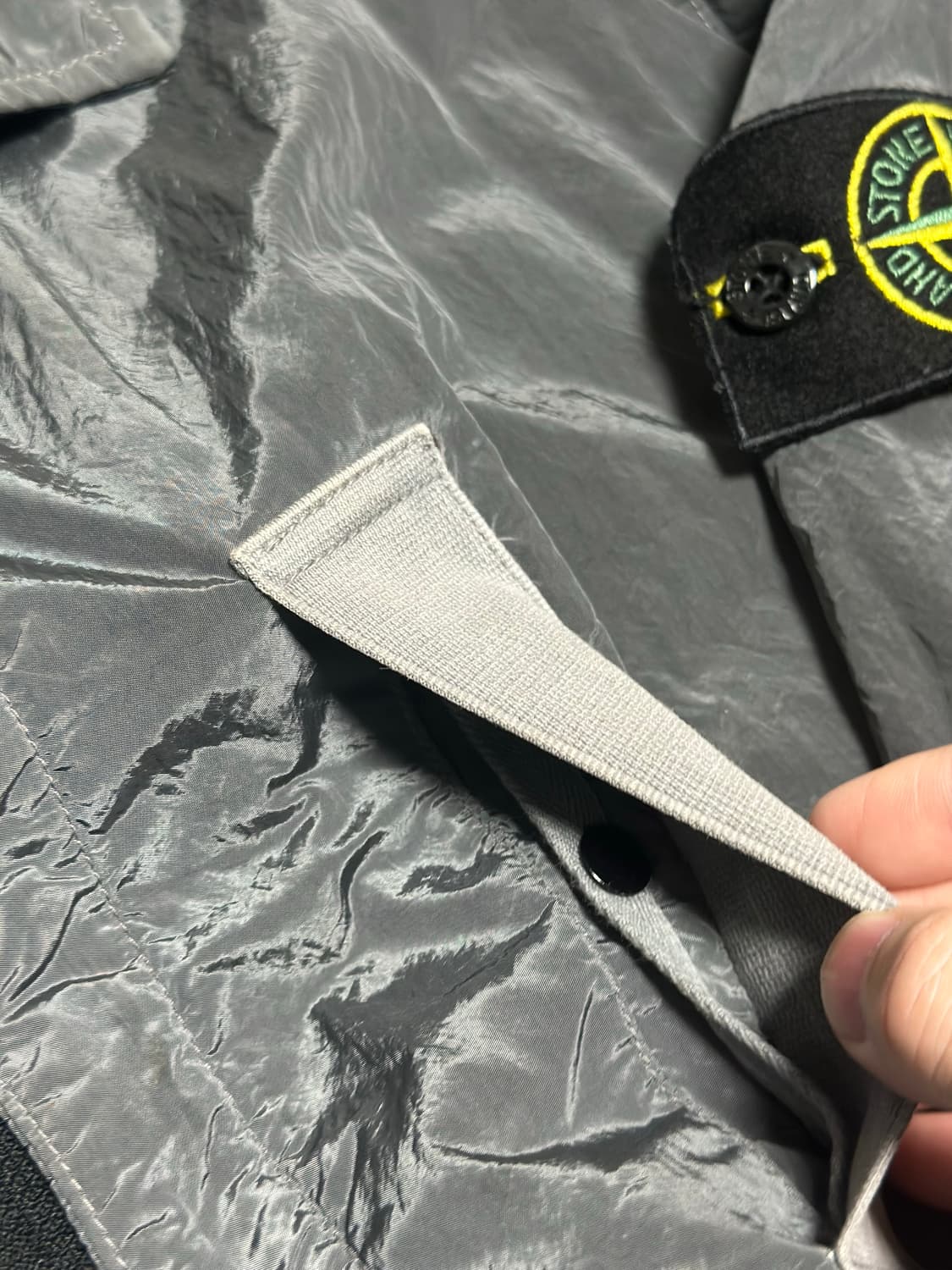 스톤아일랜드 17FW 나일론메탈 셔츠 XL황금사이즈 식케이 착용 상품이미지5