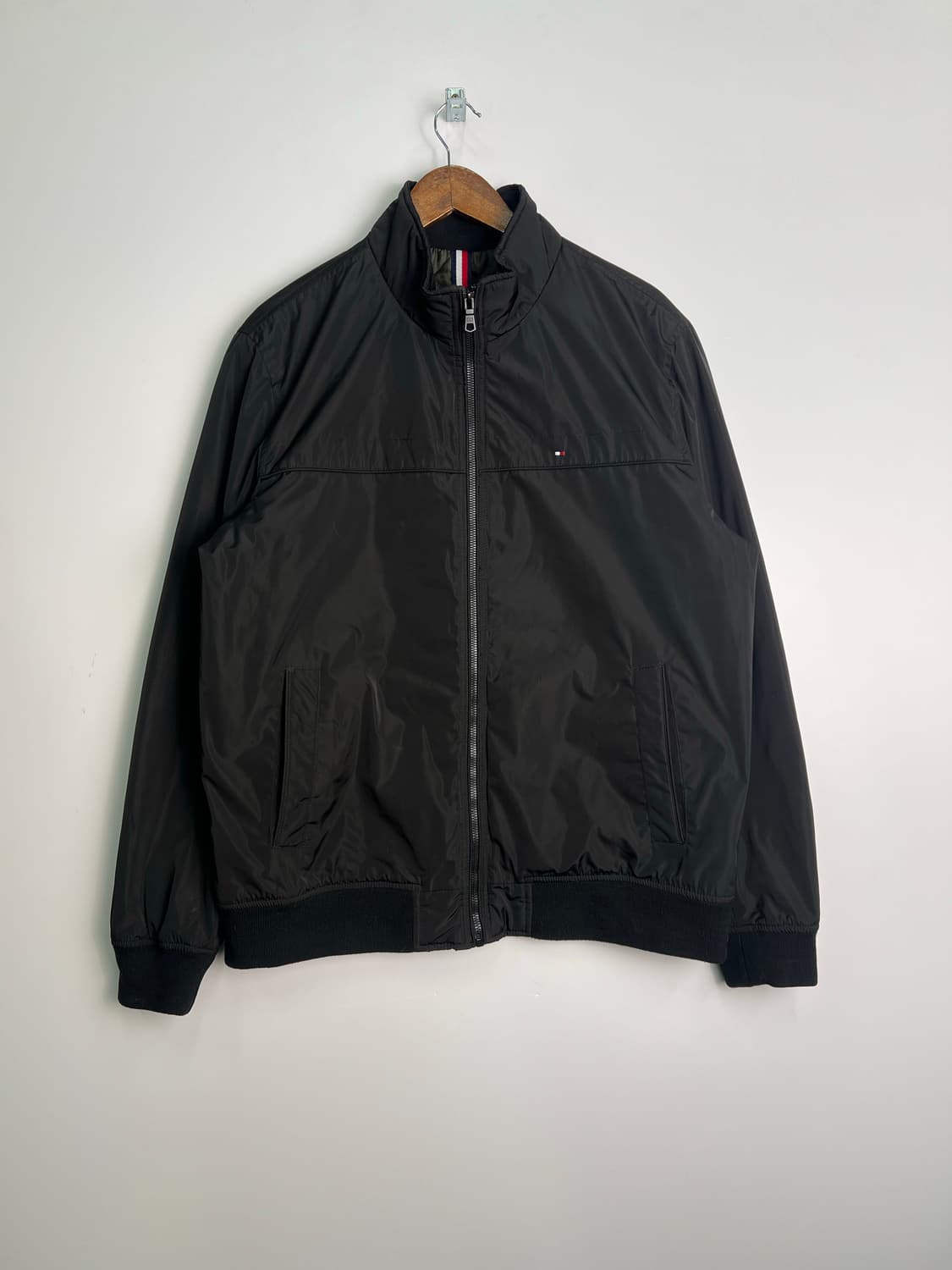 TOMMY HILFIGER 블랙 바람막이 상품이미지1