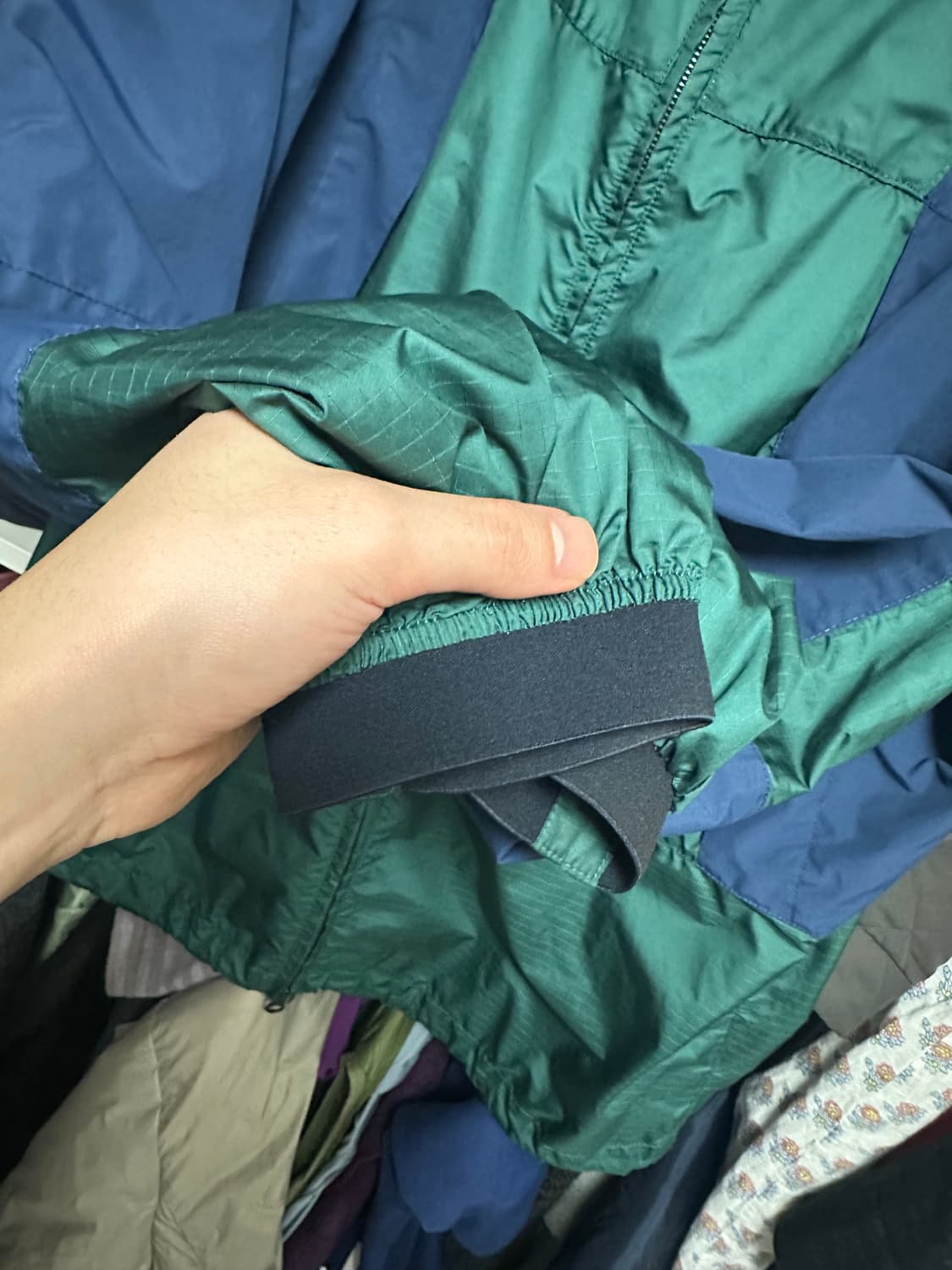 노스페이스 퍼플라벨 마운틴 윈드 파카 바람막이 팝니다. 상품이미지5