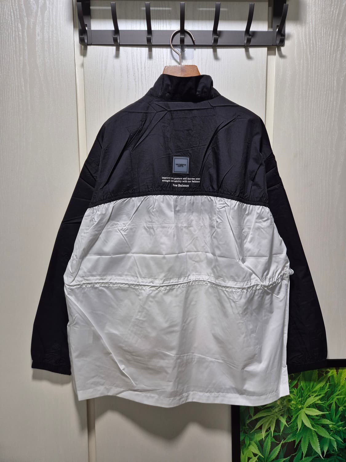 뉴발란스 블랙/화이트 아노락 바람막이 상품이미지10