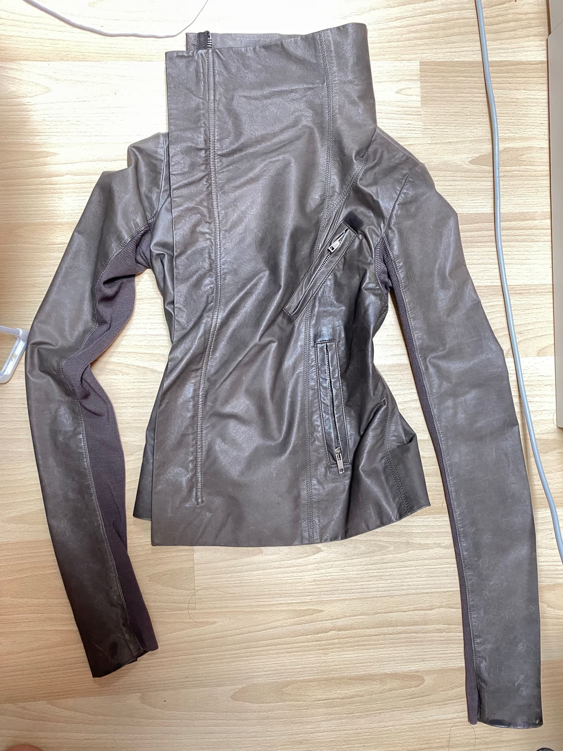 릭오웬스 램스킨 하이넥 가죽자켓 상품이미지1